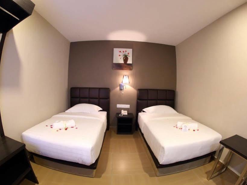 Gl Hotel Keluang Exterior foto